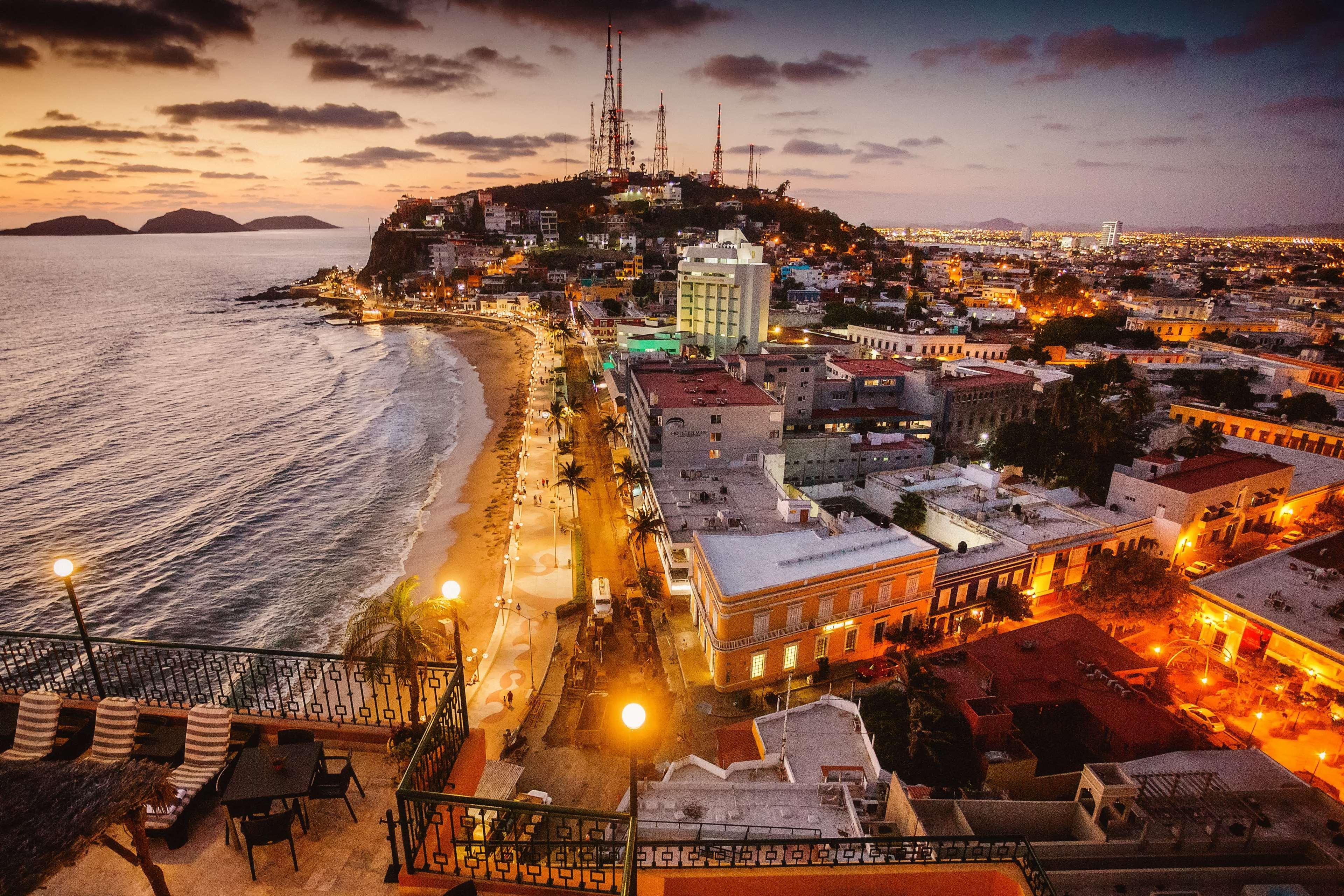 Best Western Posada Freeman Hotel Mazatlan Exterior photo